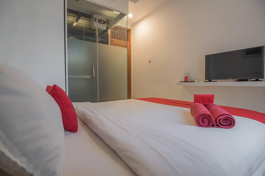 Reddoorz Plus Near Parahyangan University Бандунг Экстерьер фото