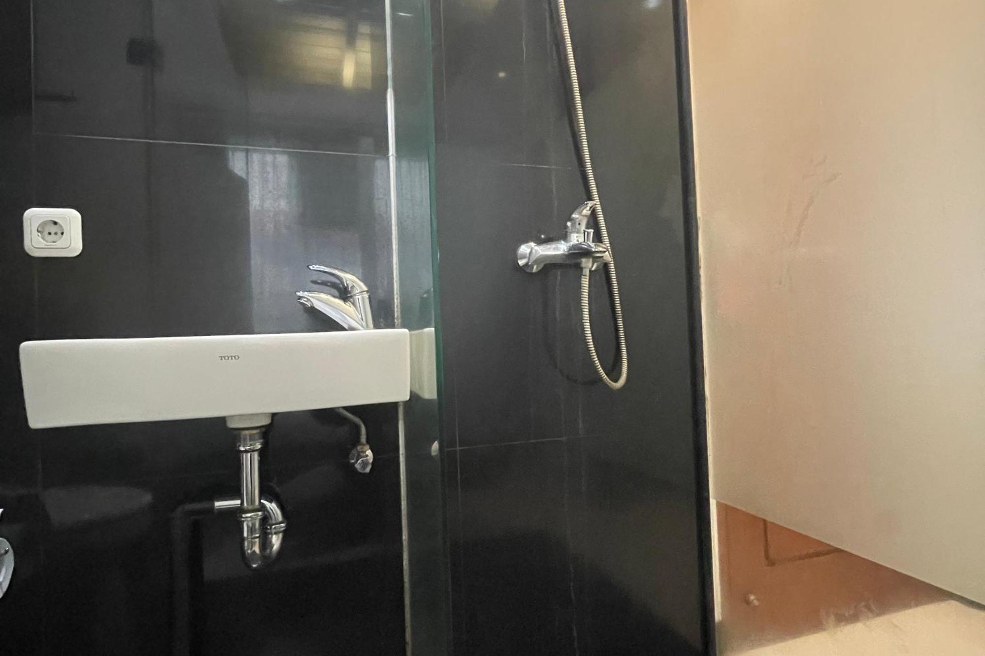 Reddoorz Plus Near Parahyangan University Бандунг Экстерьер фото