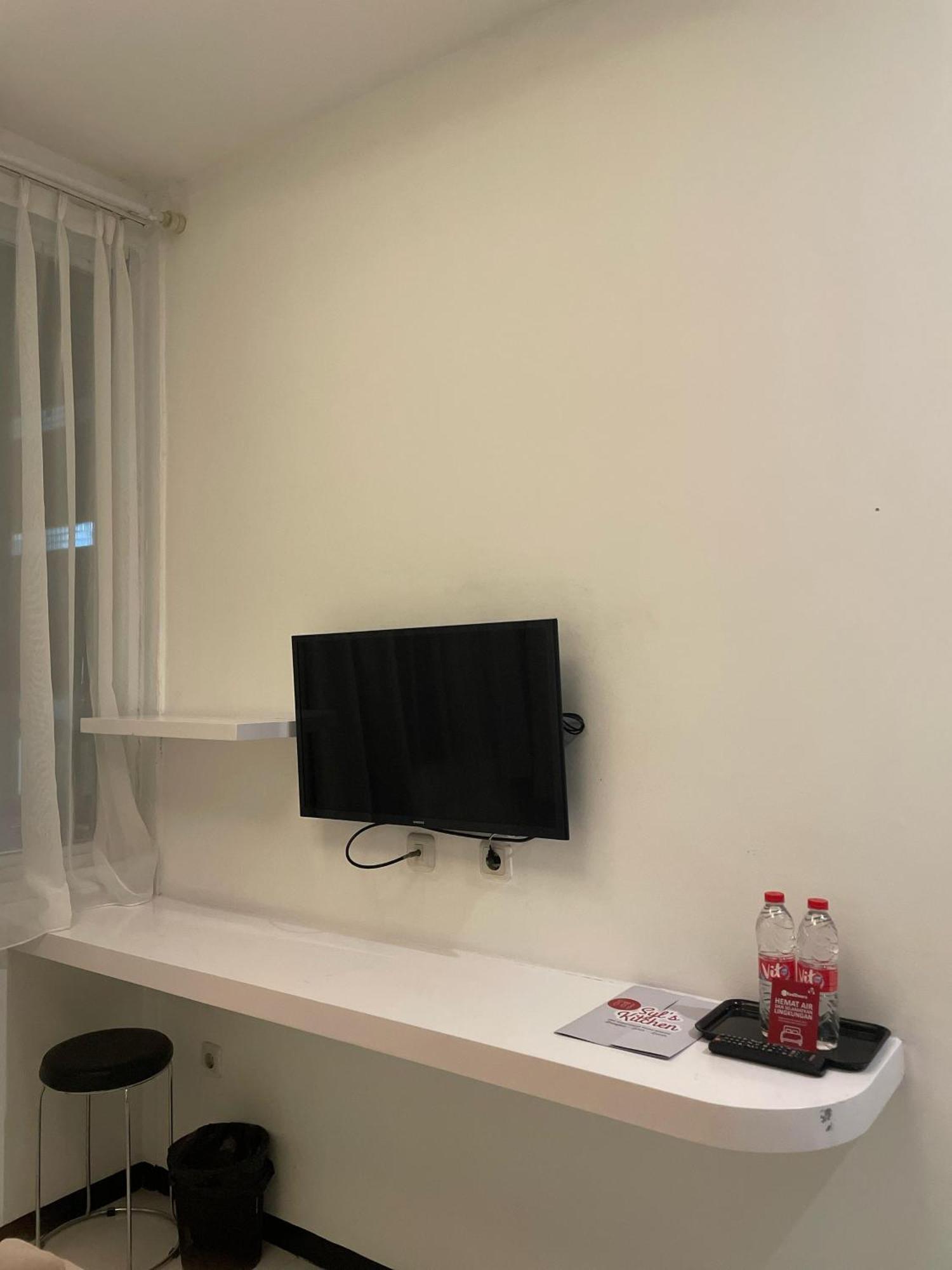Reddoorz Plus Near Parahyangan University Бандунг Экстерьер фото