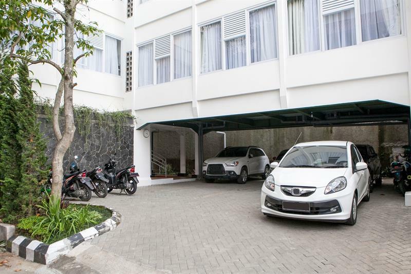 Reddoorz Plus Near Parahyangan University Бандунг Экстерьер фото